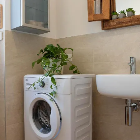 Apartment Mamma Ciccia - Italian Balcony